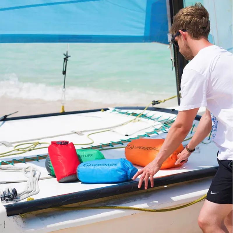 Lifeventure Ultralight Dry Bag 2L Red-2